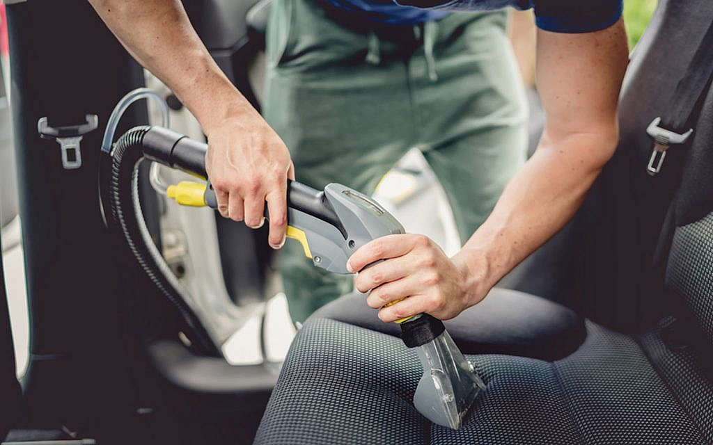 Lavado de Tapicerías a Domicilio en Málaga: Limpieza Integral para Hogares y Coches